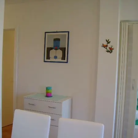 A1 Marina, Okrug Gornji Apartment *