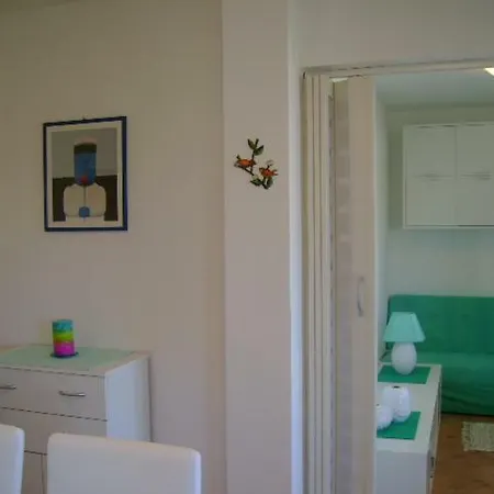 A1 Marina, Okrug Gornji