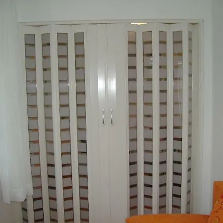 A1 Marina, Okrug Gornji *