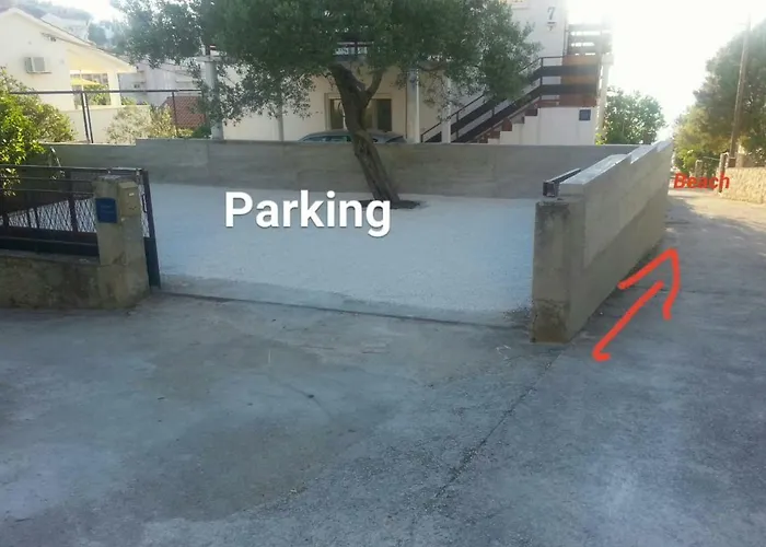 A1 Marina, Okrug Gornji *