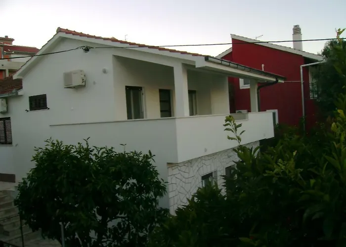 A1 Marina, Okrug Gornji