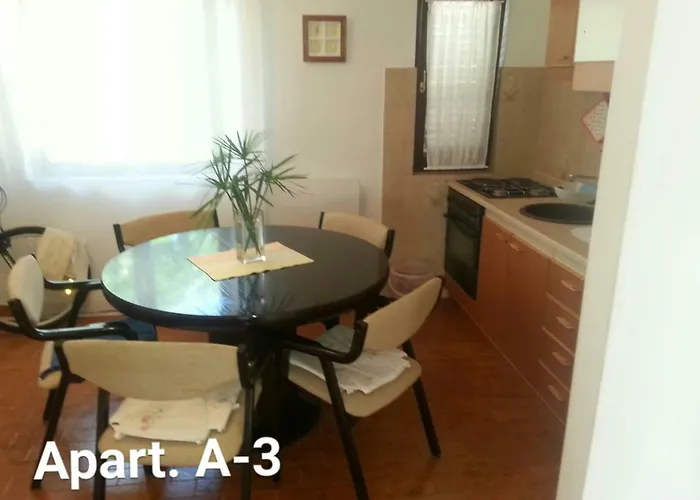 A1 Marina, Okrug Gornji * Trogir