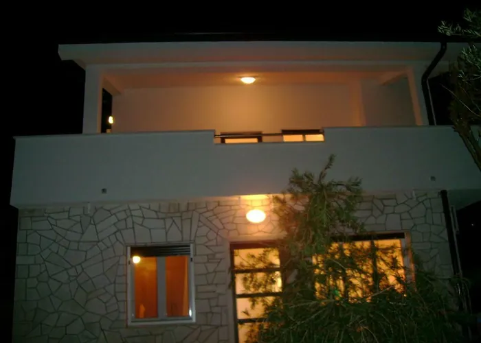 A1 Marina, Okrug Gornji *