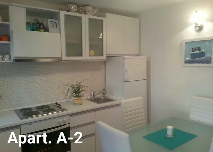 A1 Marina, Okrug Gornji * Trogir