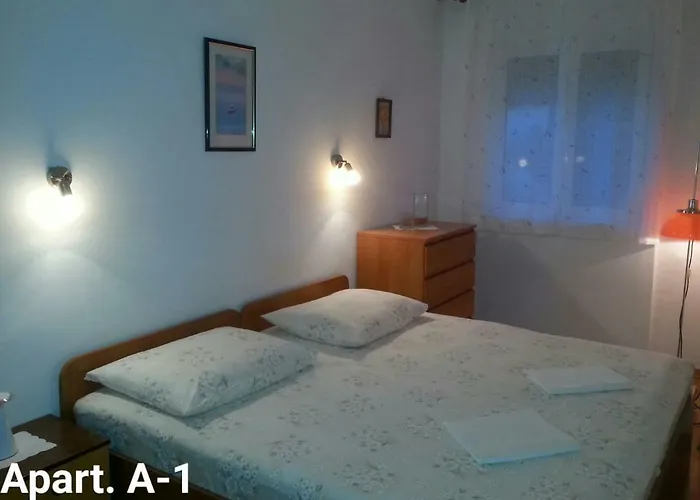 A1 Marina, Okrug Gornji Trogir