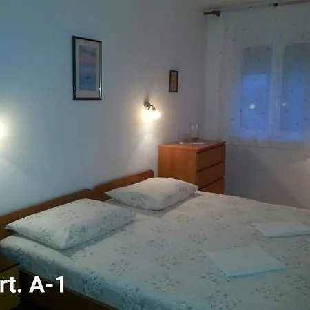 A1 Marina, Okrug Gornji Trogir